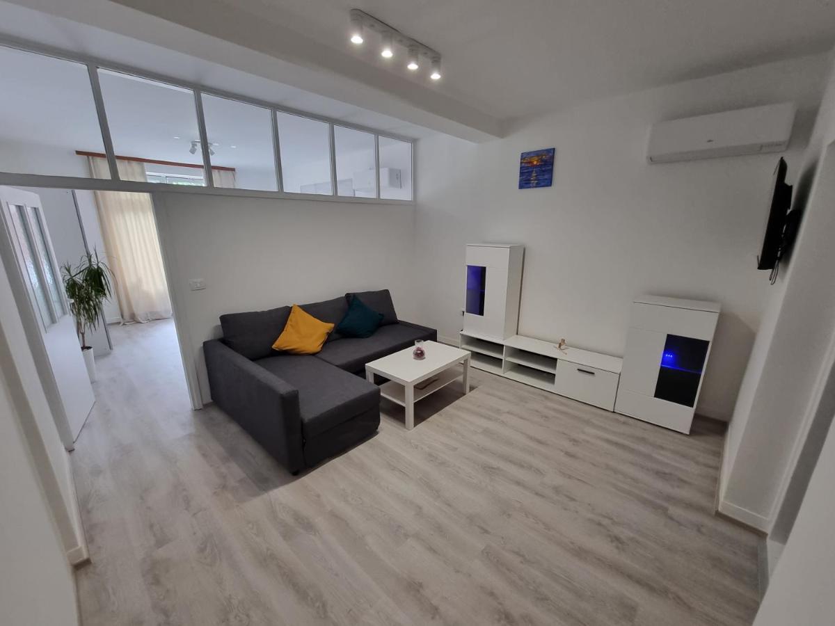 Retreat Apartments With Free Parking Pula Exterior photo